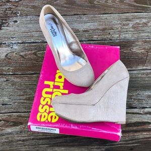 Worthy-01 Taupe Suede Pumps
